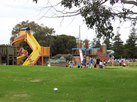 Attractions - Lake Pertobe Adventure Playground